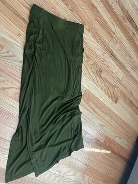 Women’s Olive Green Ruched Midi Skirt